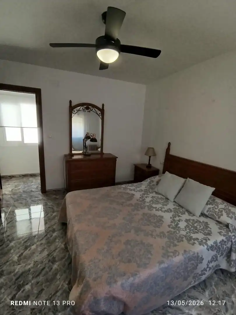 Habitación de Piso de alquiler en Granada con Balcón