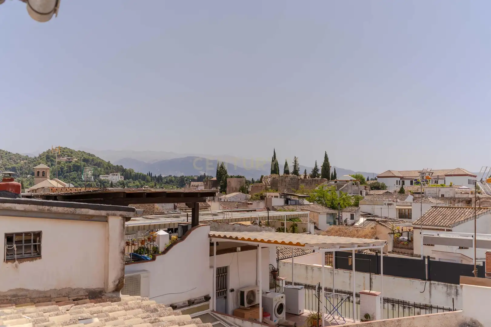 Vista exterior de Pis en venda en Granada amb Aire condicionat