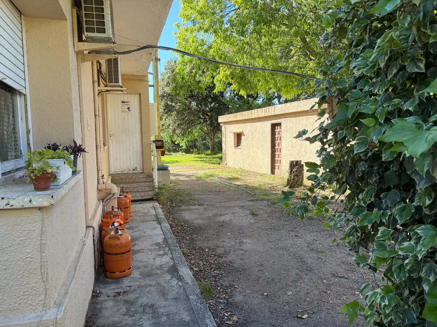 Parking de Casa o chalet en venta en Banyeres del Penedès con Aire acondicionado, Calefacción y Jardín privado