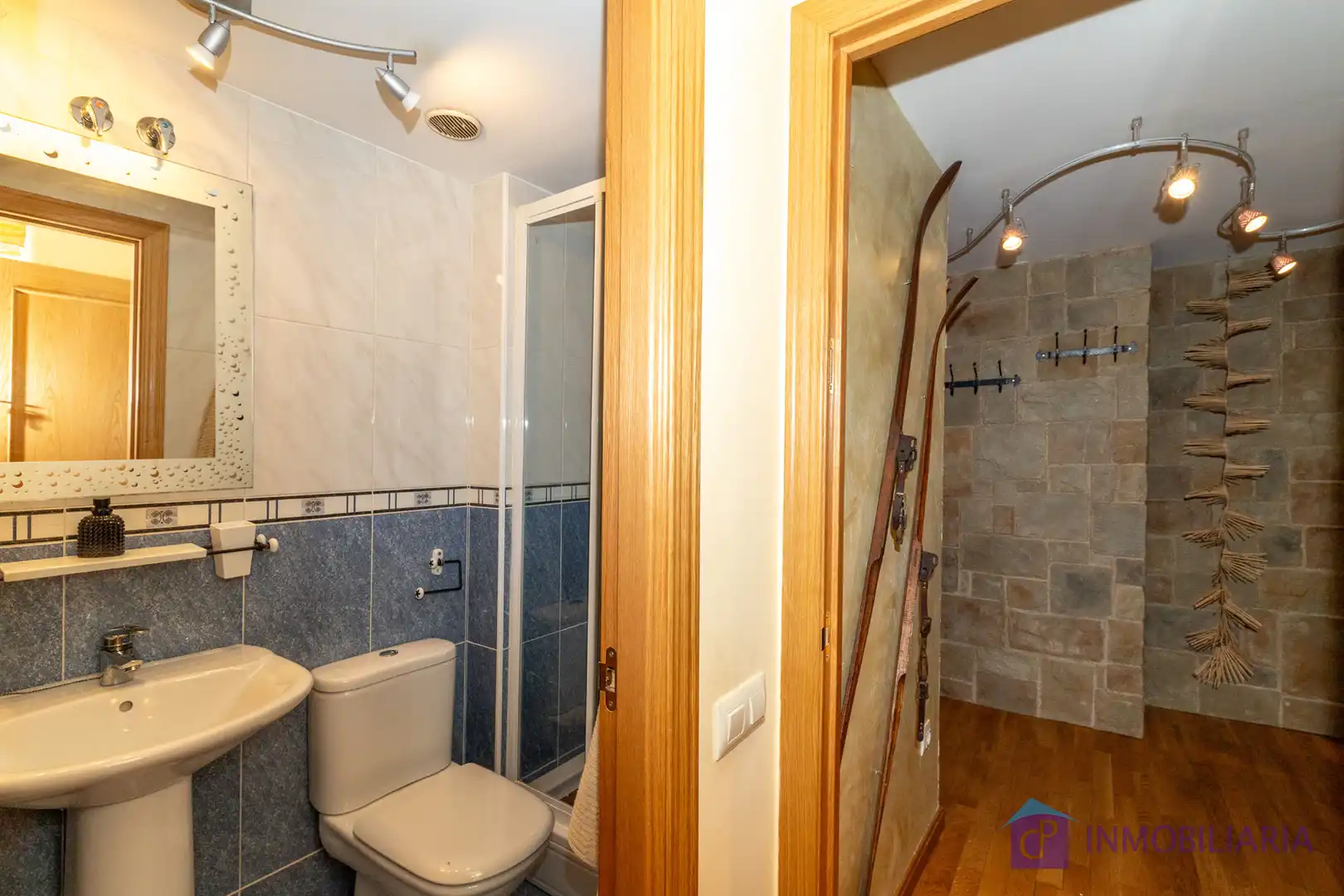 Badezimmer von Wohnung zum Verkauf in Benasque mit Heizung, Parkett und Terrasse