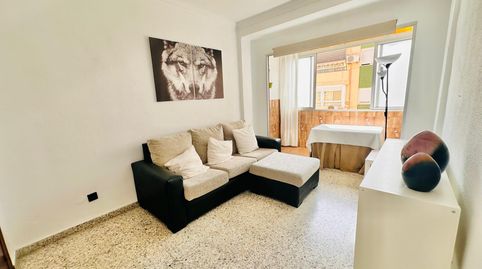 Foto 2 de Piso en venta en Calle Calle Alozaina, Santa Cristina - San Rafael, Málaga Capital