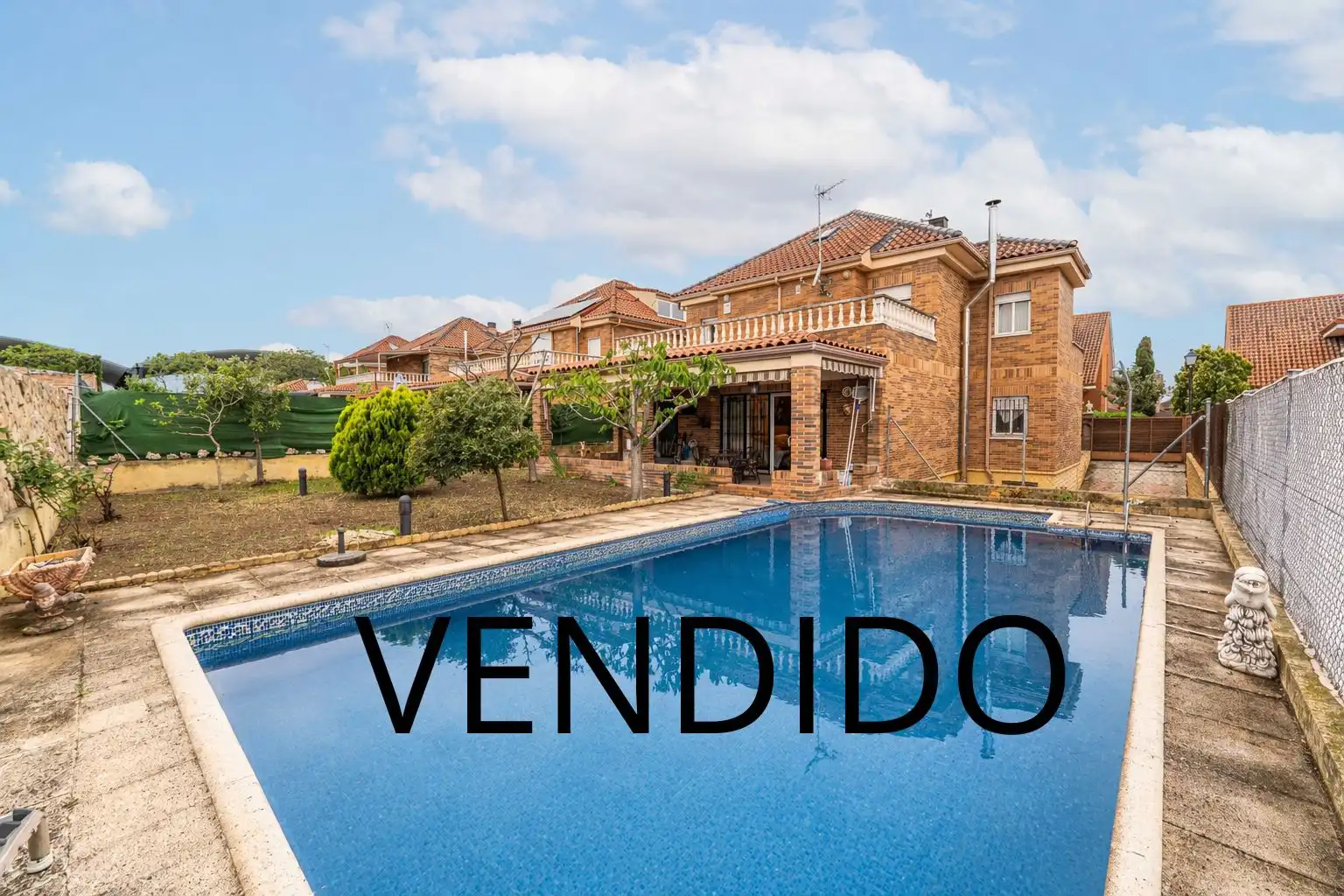 Jardí de Casa o xalet en venda en Serranillos del Valle amb Aire condicionat, Calefacció i Jardí privat