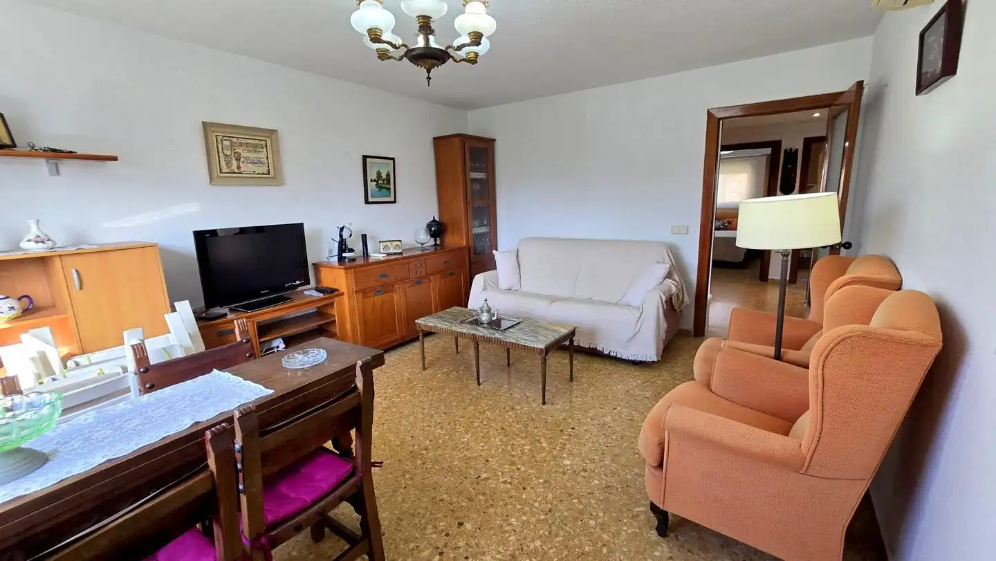 Sala de estar de Apartamento en venta en Gandia con Aire acondicionado, Terraza y Amueblado