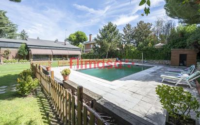 Piscina de Casa o xalet en venda en Villaviciosa de Odón amb Calefacció, Jardí privat i Parquet