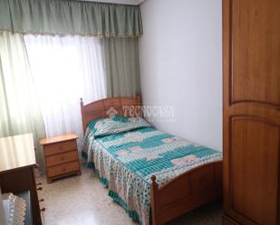 Bedroom of Flat to rent in  Sevilla Capital