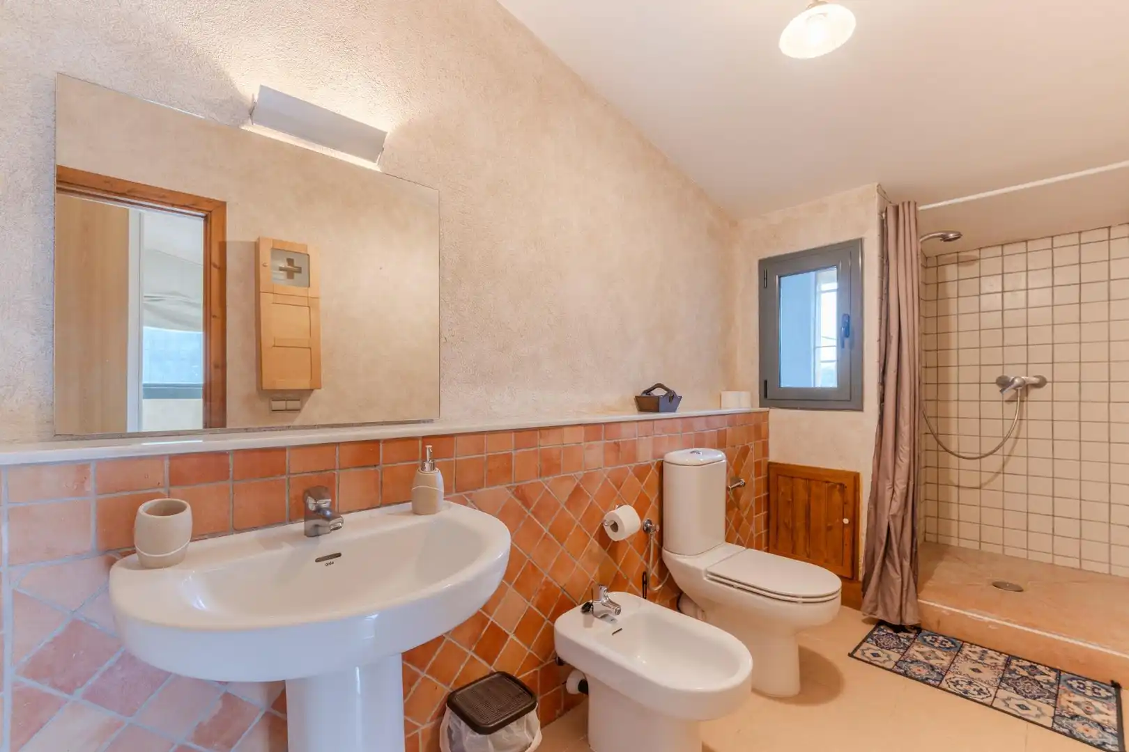 Baño de Finca rústica en venta en Bescanó con Calefacción, Jardín privado y Trastero