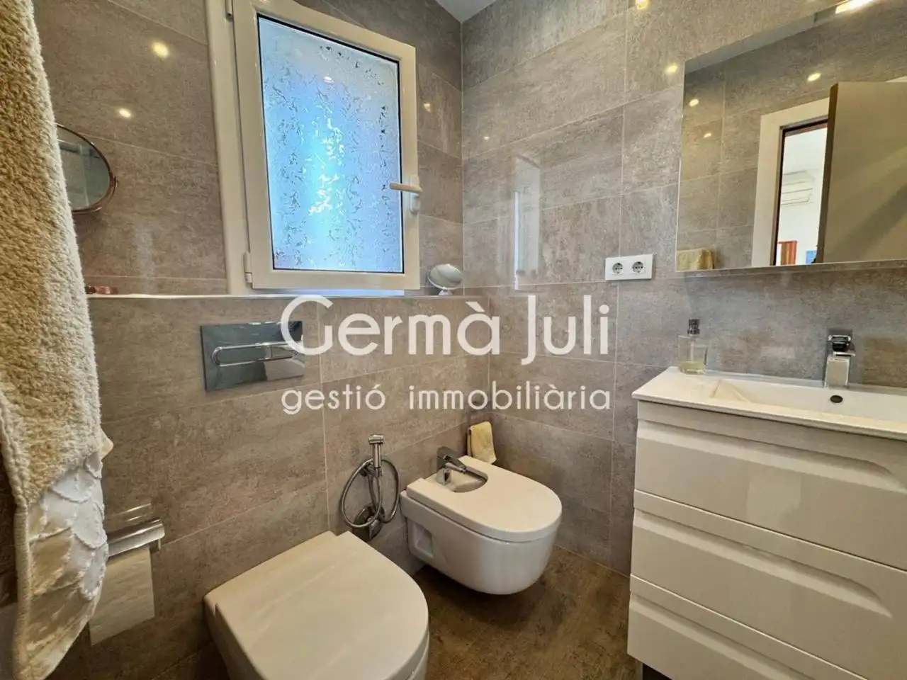 Bathroom of Houses for sale in Badalona  with Heating, Private garden and Terrace