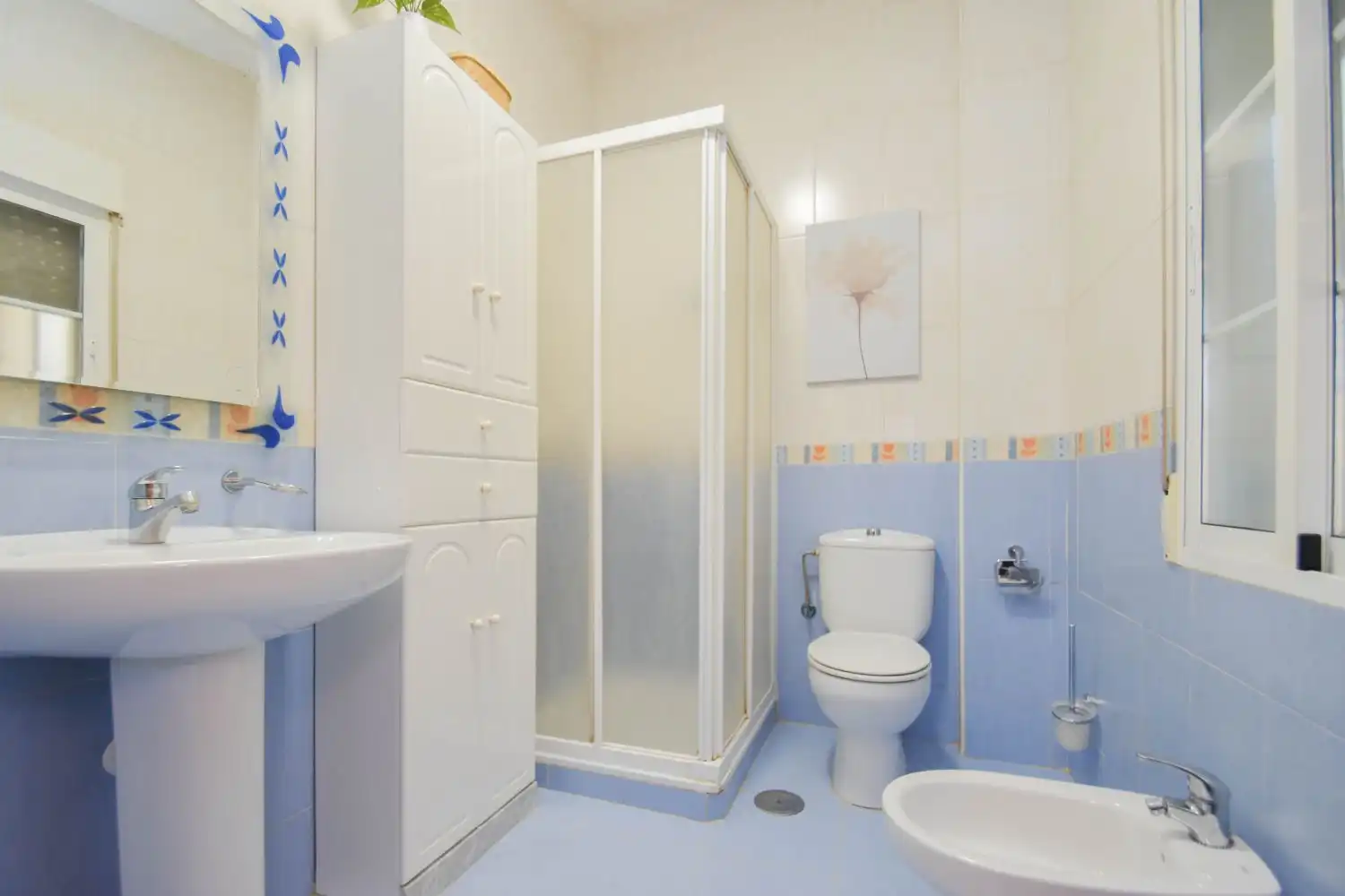 Baño de Dúplex en venta en Cúllar Vega con Terraza, Trastero y Amueblado