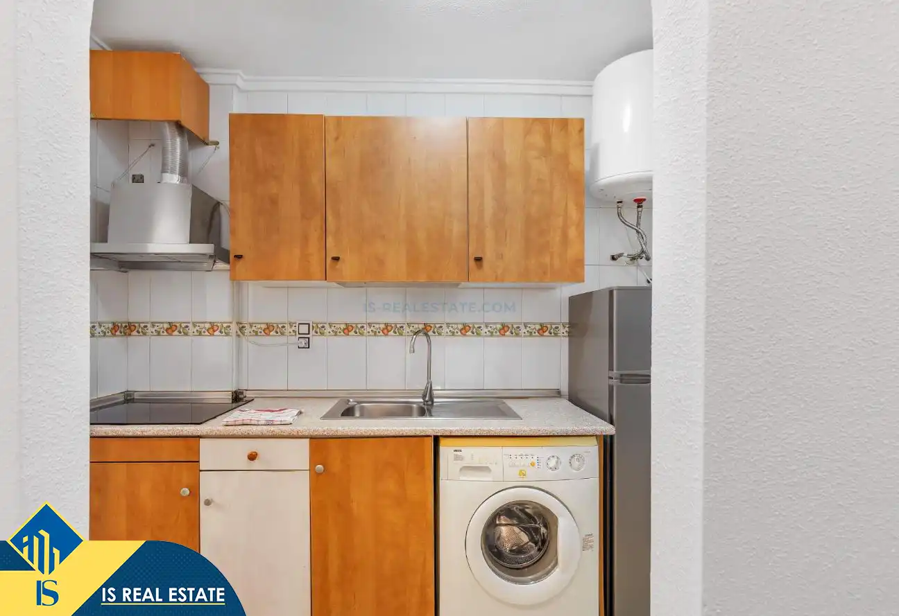 Cocina de Estudio en venta en Torrevieja con Calefacción, Terraza y Amueblado
