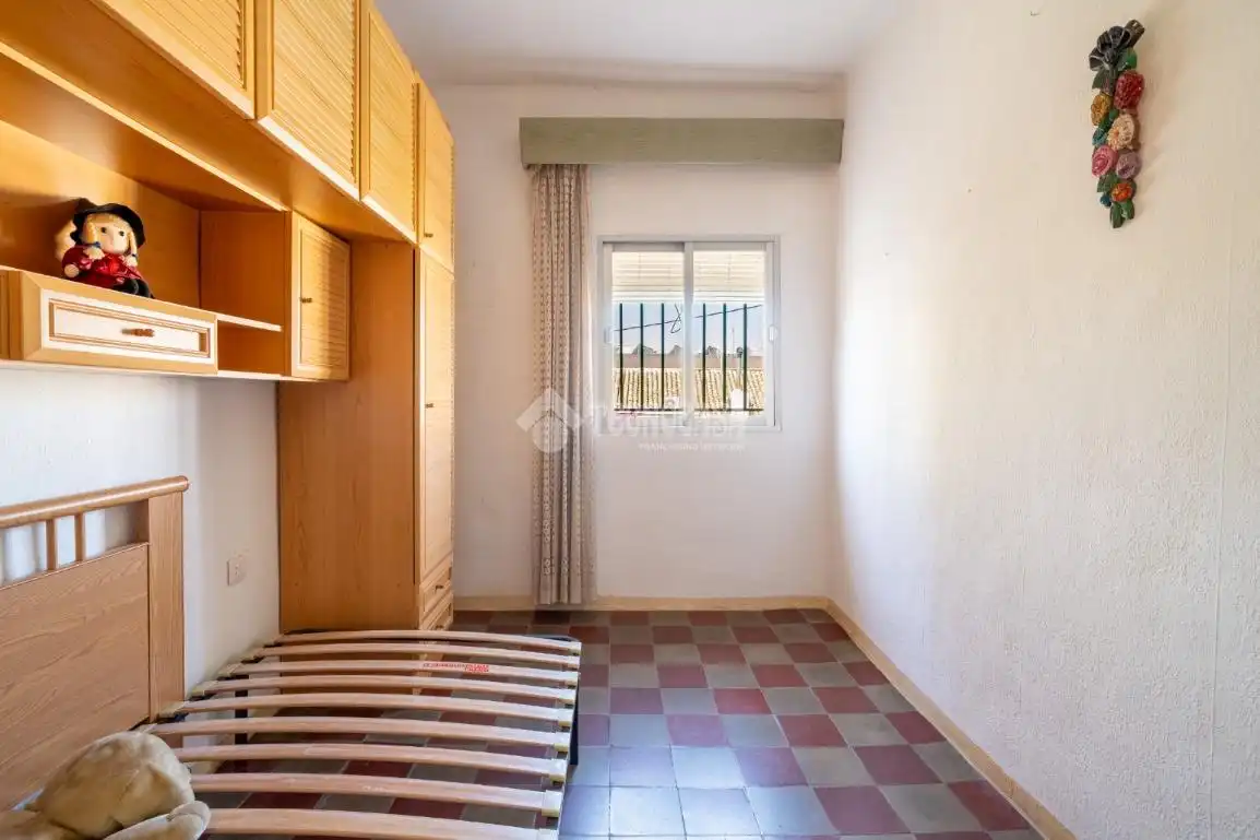 Dormitori de Casa adosada en venda en Granada