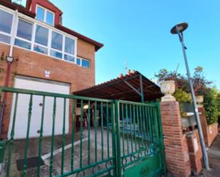 Exterior view of Single-family semi-detached for sale in Cogollos  with Air Conditioner, Heating and Private garden