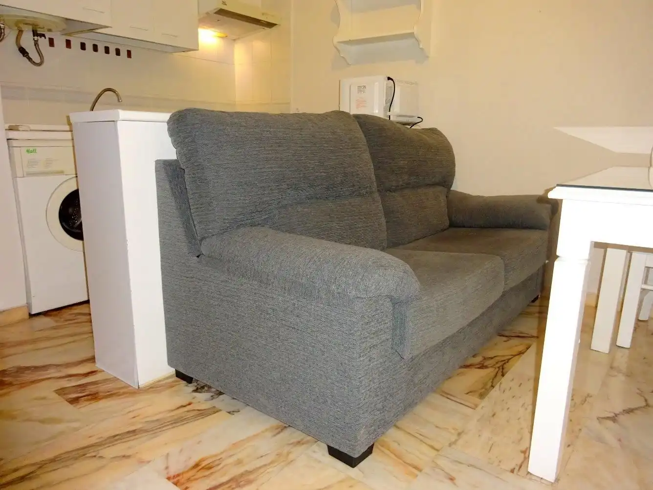 Sala de estar de Estudio de alquiler en Sevilla con Aire acondicionado, Calefacción y Amueblado