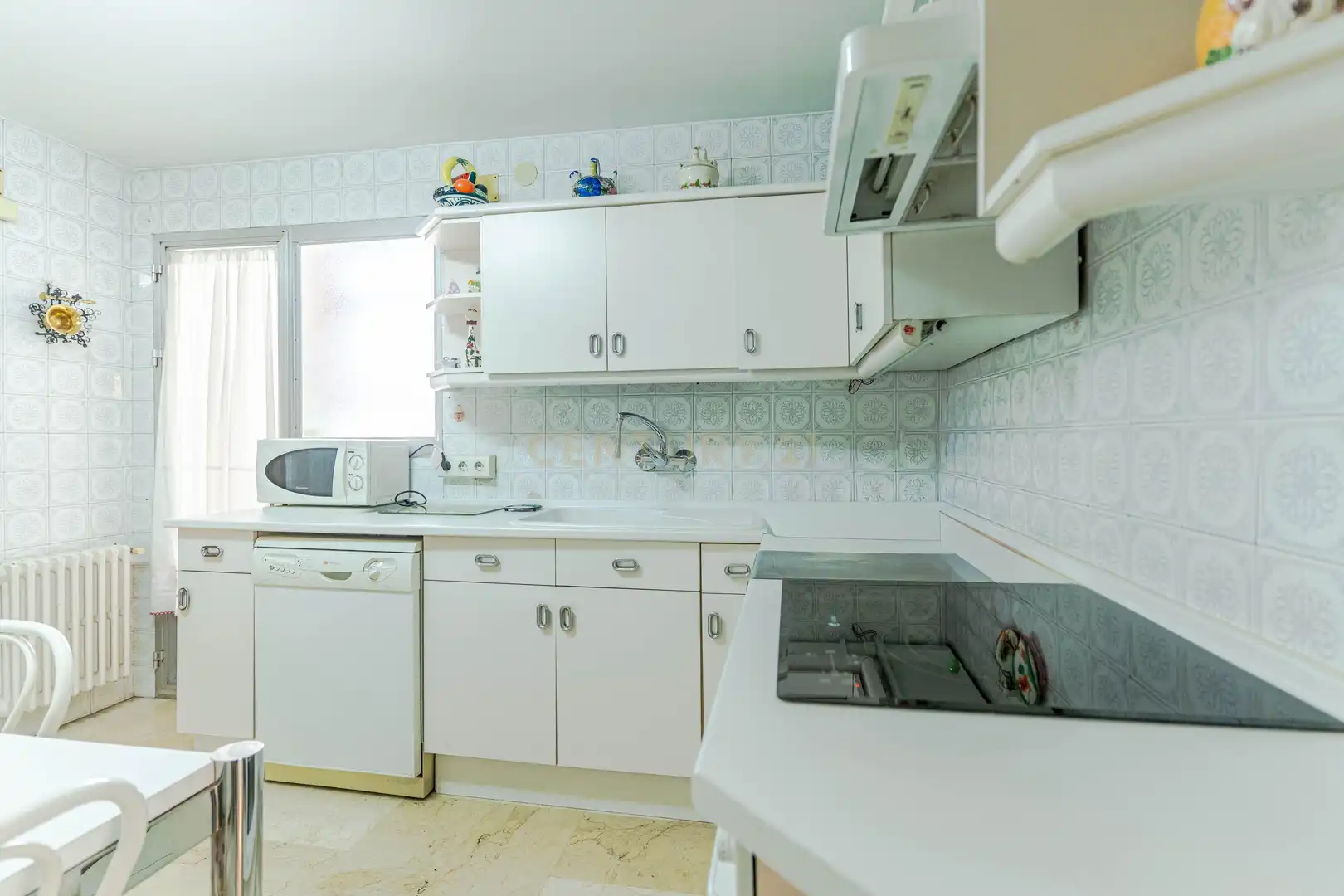Cocina de Piso en venta en Granada con Trastero y Balcón