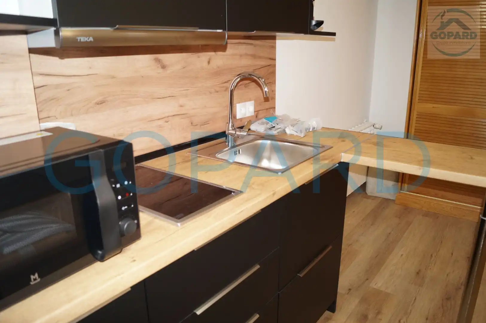 Cocina de Estudio de alquiler en Villanueva del Pardillo con Calefacción, Jardín privado y Amueblado
