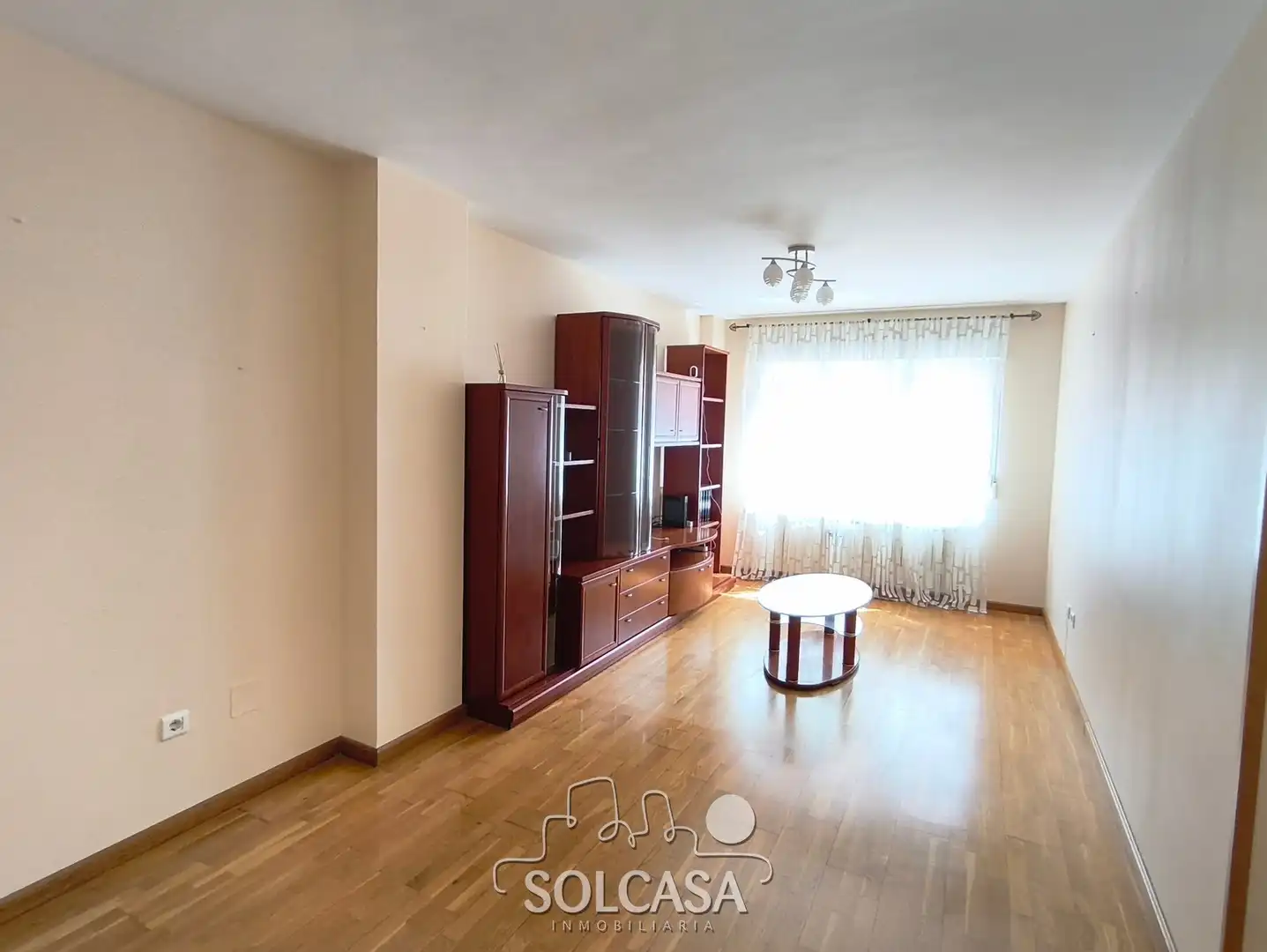 Sala d'estar de Pis en venda en Valladolid amb Calefacció, Parquet i Traster