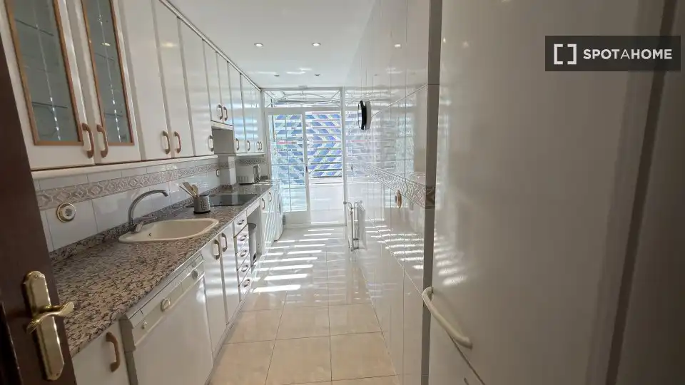Kitchen of Flat for rent in Madrid  with Air Conditioner, Heating and Furnished