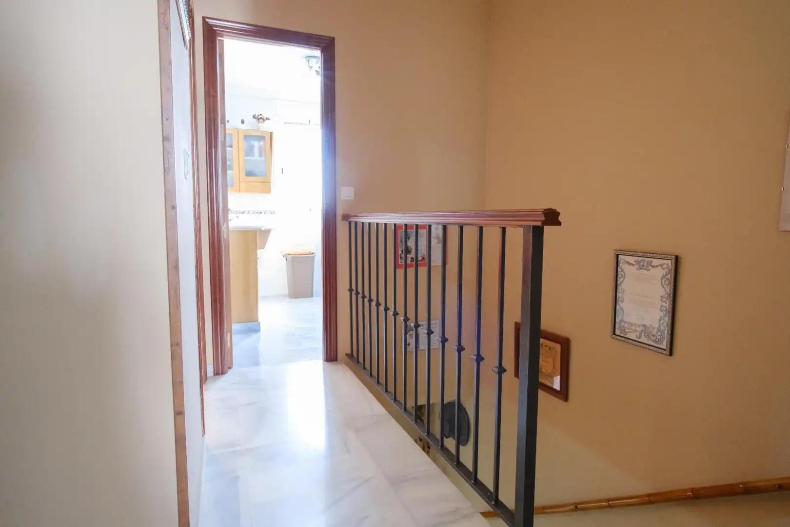 Einfamilien-Reihenhaus zum Verkauf in La Algaba mit Klimaanlage, Heizung und Terrasse