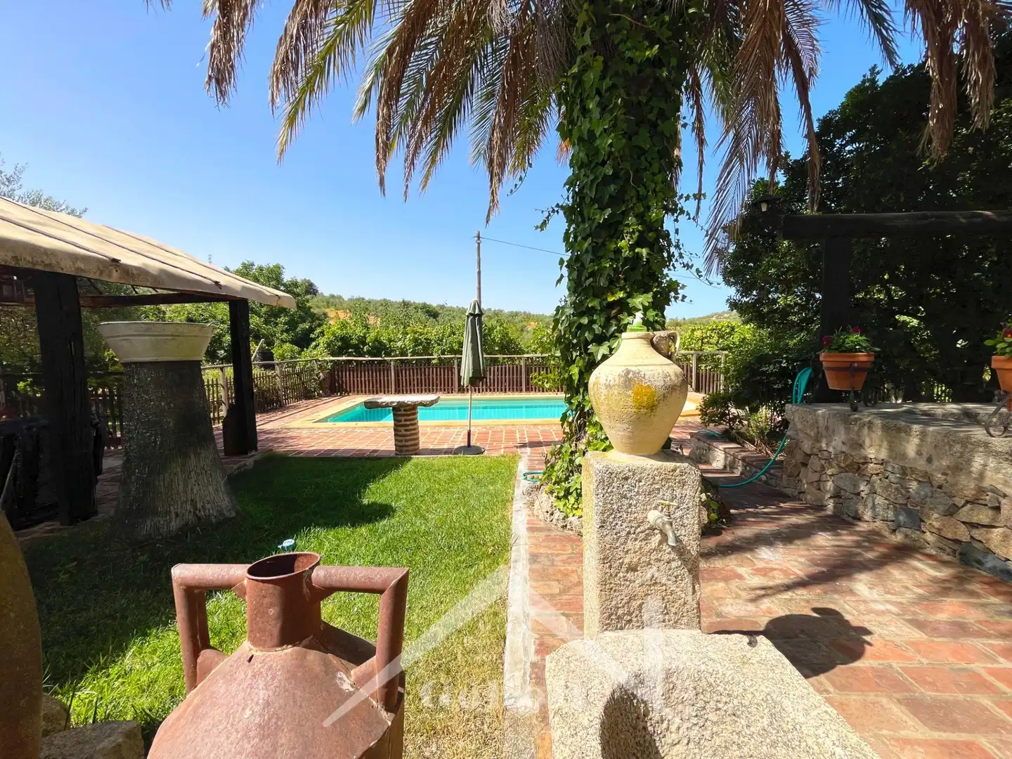Jardí de Casa o xalet en venda en Cazalla de la Sierra amb Jardí privat, Traster i Piscina
