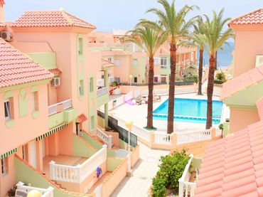 Dúplex amb piscina en venda a Calle FRENTE MARINO AREA 9 A 13