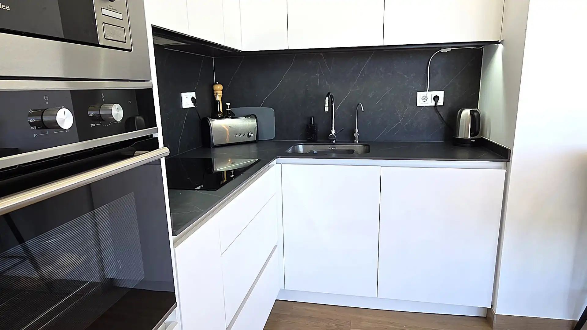 Cocina de Casa adosada en venta en Cartagena con Aire acondicionado, Calefacción y Jardín privado