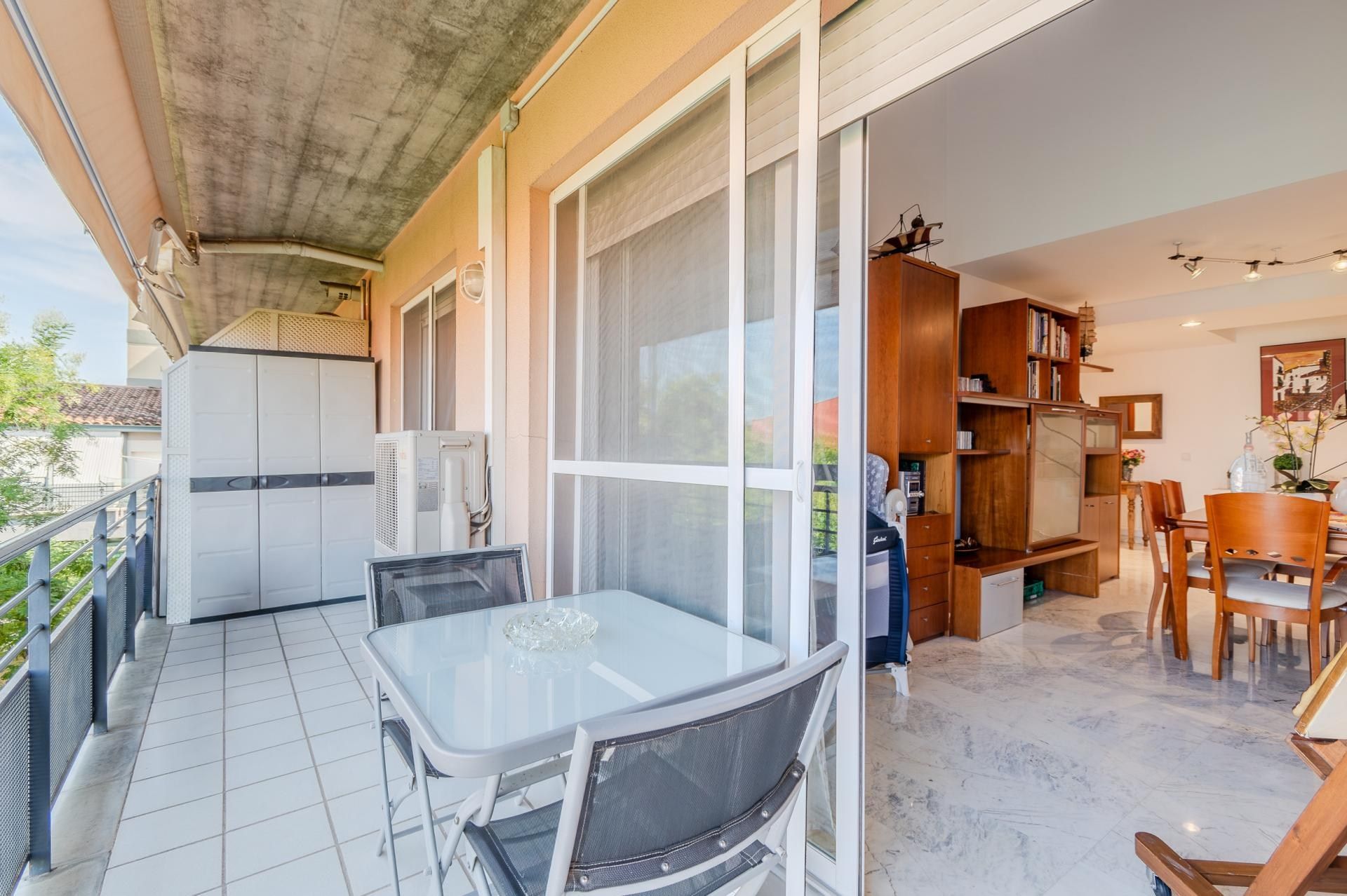 Terraza de Dúplex en venta en Girona Capital con Aire acondicionado, Calefacción y Trastero