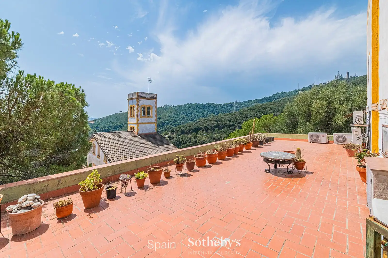 Terrassa de Casa o xalet en venda en Barcelona amb Aire condicionat, Calefacció i Jardí privat