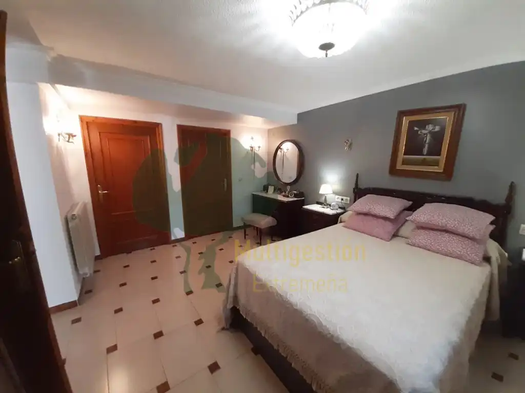 Dormitori de Casa o xalet en venda en Cáceres