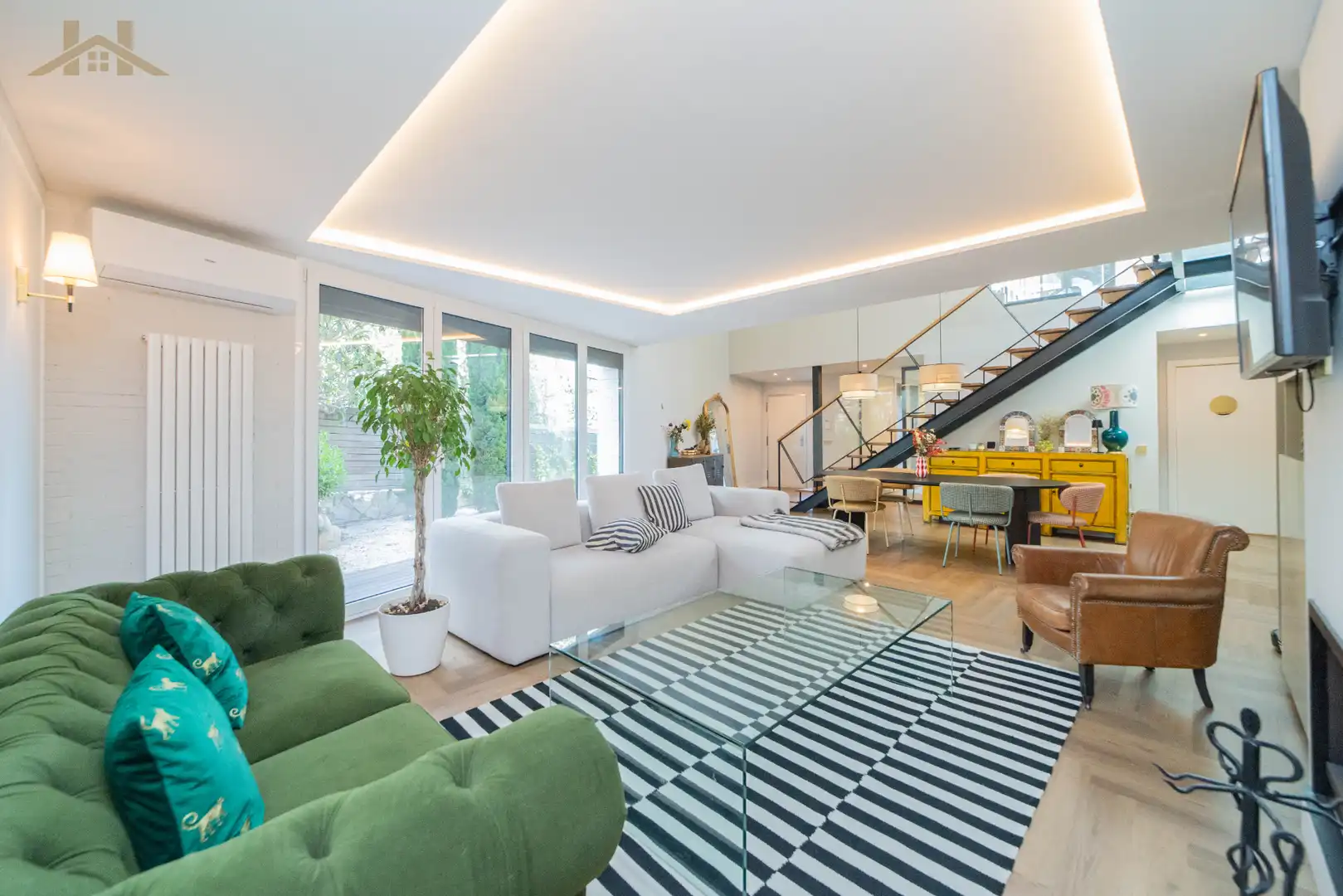 Sala d'estar de Casa o xalet en venda en Torrelodones amb Aire condicionat, Calefacció i Jardí privat