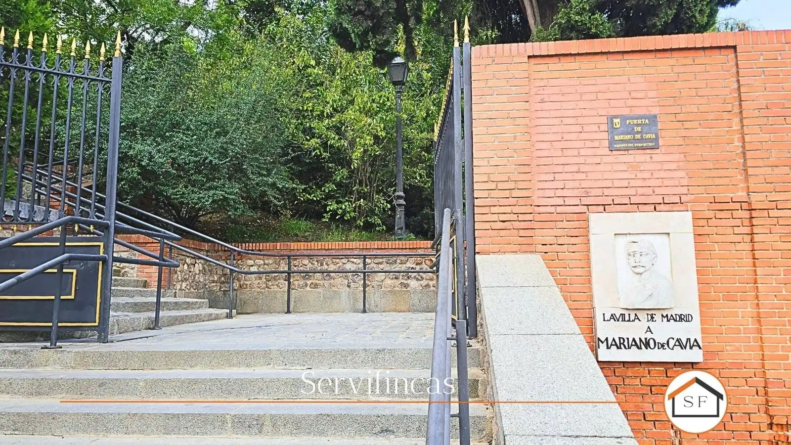 Vista exterior de Pis en venda en Madrid amb Calefacció