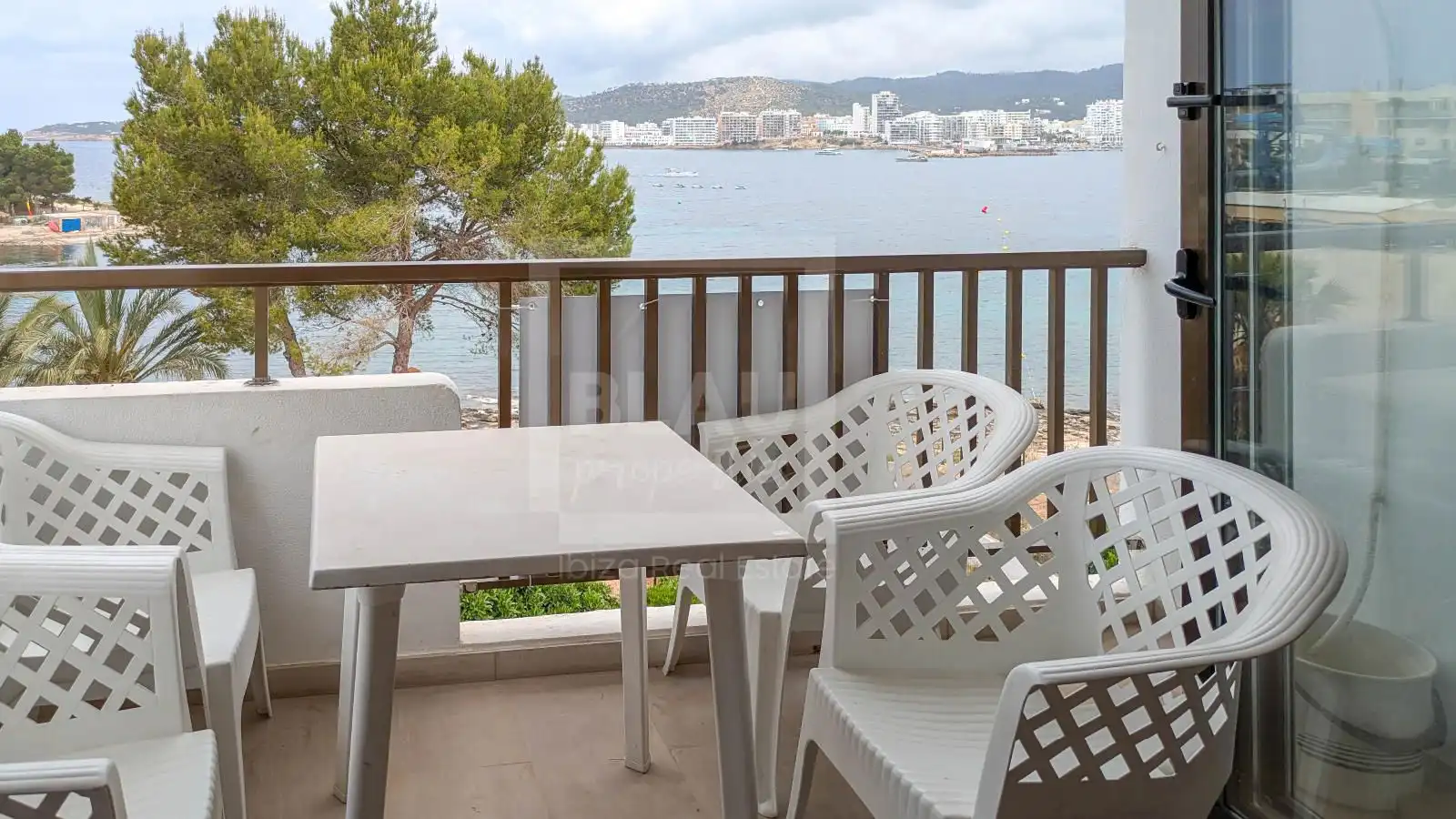 Terrasse von Dachboden zum Verkauf in Sant Josep de sa Talaia mit Klimaanlage, Terrasse und Schwimmbad