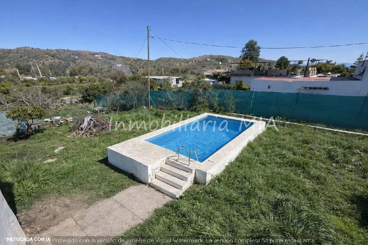Piscina de Casa o xalet en venda en Coín