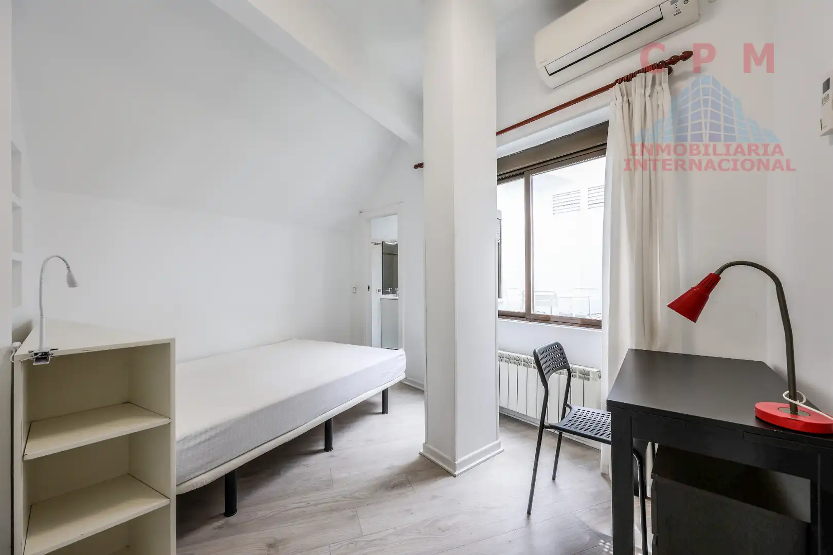 Dormitori de Àtic de lloguer en Madrid amb Aire condicionat, Calefacció i Parquet