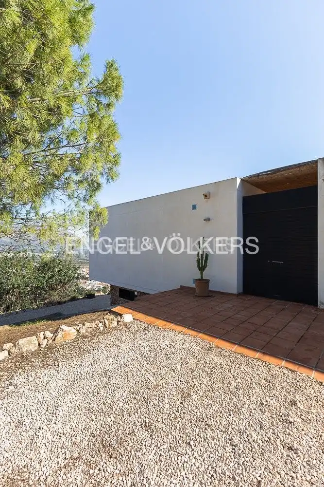 Vista exterior de Casa o xalet de lloguer en Tavernes de la Valldigna amb Aire condicionat, Calefacció i Jardí privat