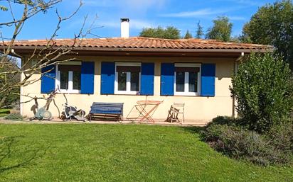 Vista exterior de Casa o xalet en venda en Legutio amb Terrassa