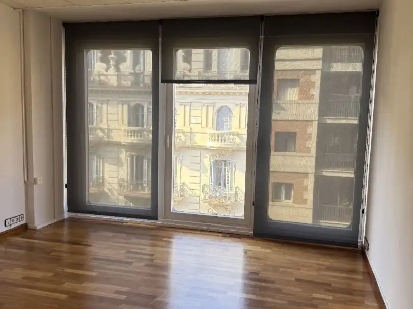 Bedroom of Office for rent in Barcelona  with Air Conditioner, Heating and Internet