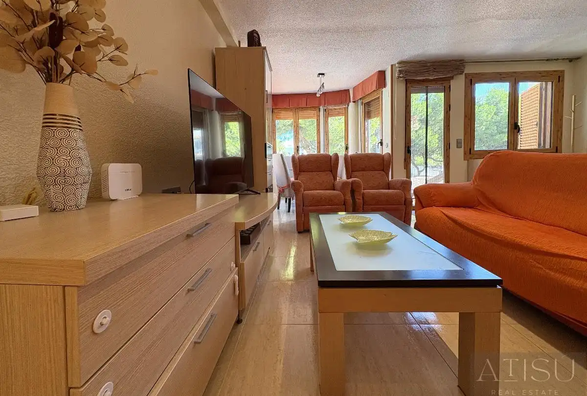 Wohnzimmer von Einfamilien-Reihenhaus zur Miete in El Campello mit Klimaanlage, Heizung und Abstellraum