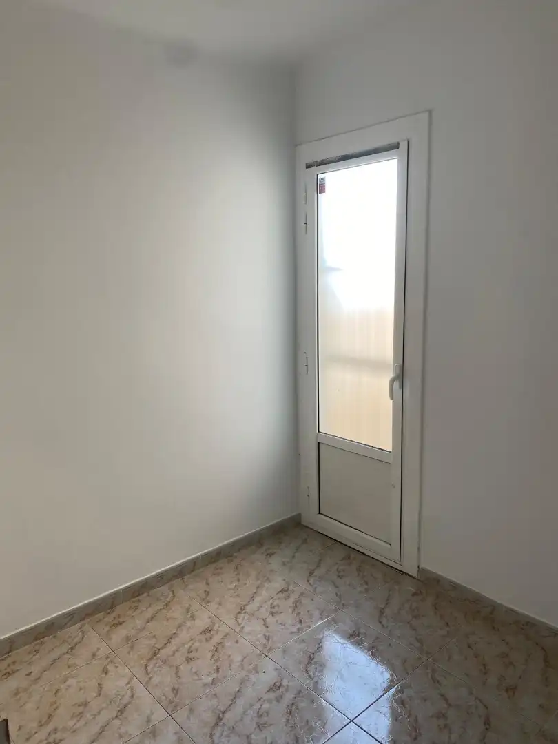 Appartamento con terrazza in vendita a Carrer de la Conca de Tremp, imagen 11