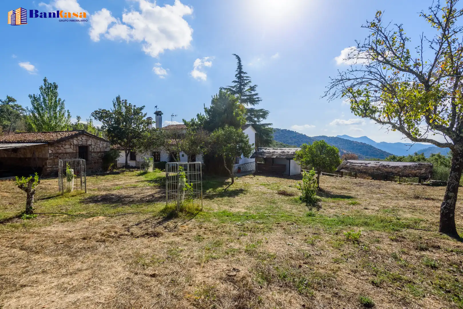 Casa o xalet en venda en Cortes de la Frontera amb Calefacció, Jardí privat i Moblat