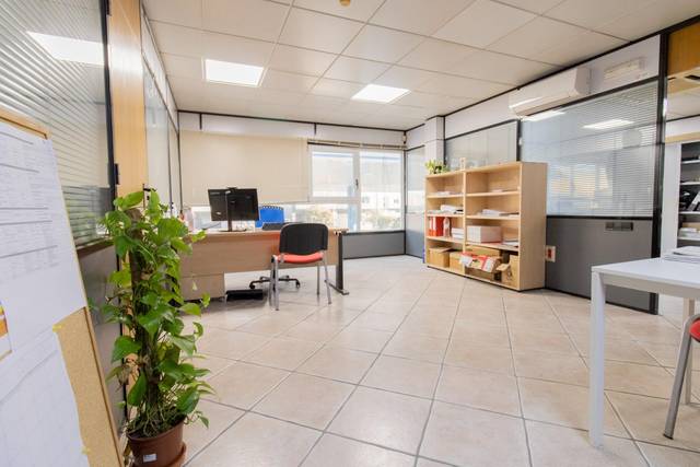 Oficina en Alquiler en Avenida BARCELONA en Museros