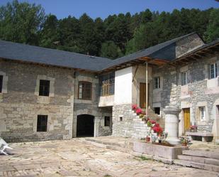 Exterior view of House or chalet for sale in Cabrillanes  with Heating, Private garden and Terrace