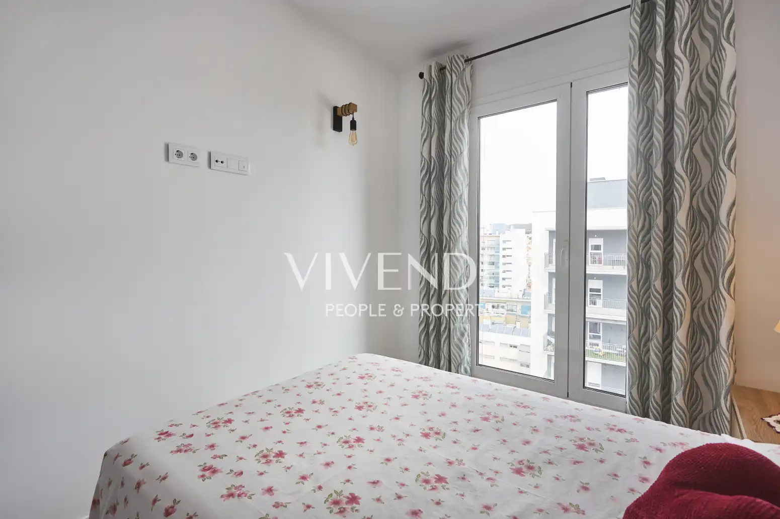 Dormitori de Àtic en venda en L'Hospitalet de Llobregat amb Aire condicionat, Calefacció i Parquet
