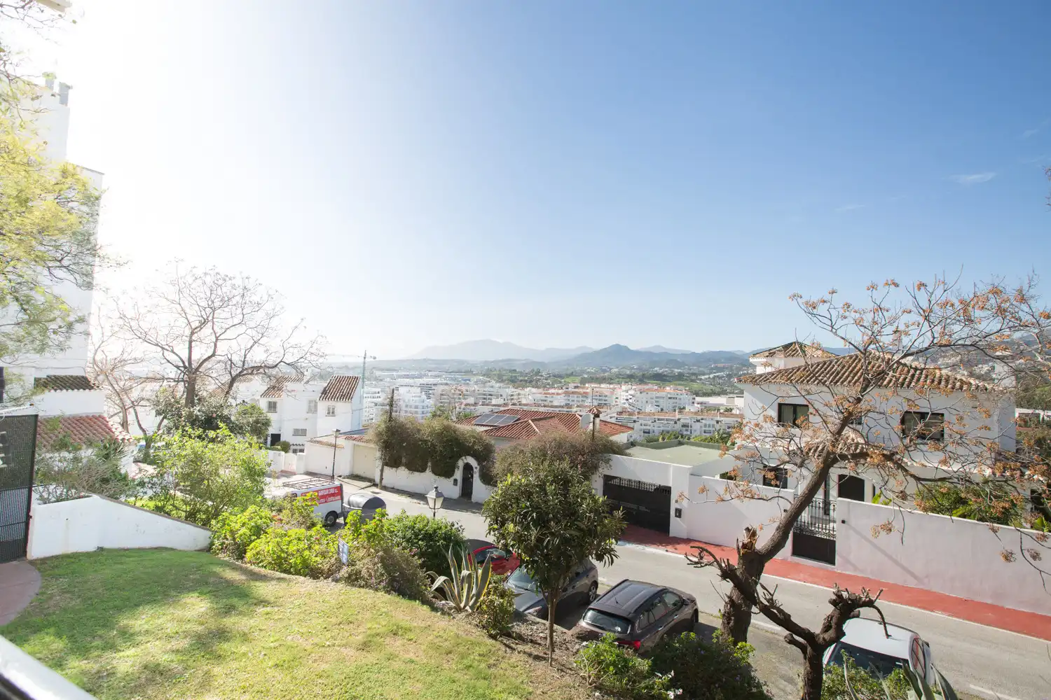 Vista exterior de Apartament en venda en Marbella amb Aire condicionat, Terrassa i Moblat