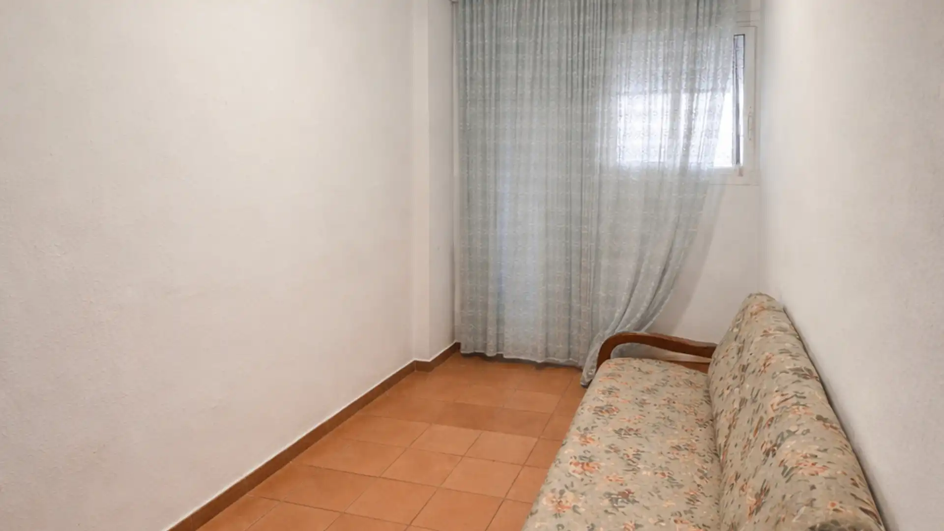 Habitación de Piso en venta en Sant Adrià de Besòs con Calefacción y Balcón