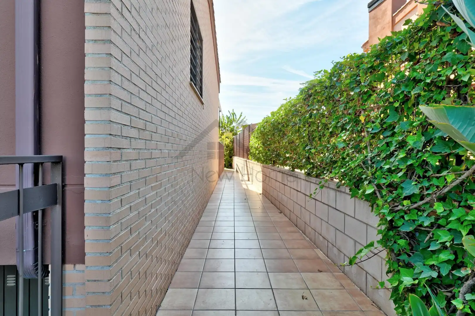 Exterior view of Detached homes for sale in Bétera  with Air Conditioner, Private garden and Parquet flooring