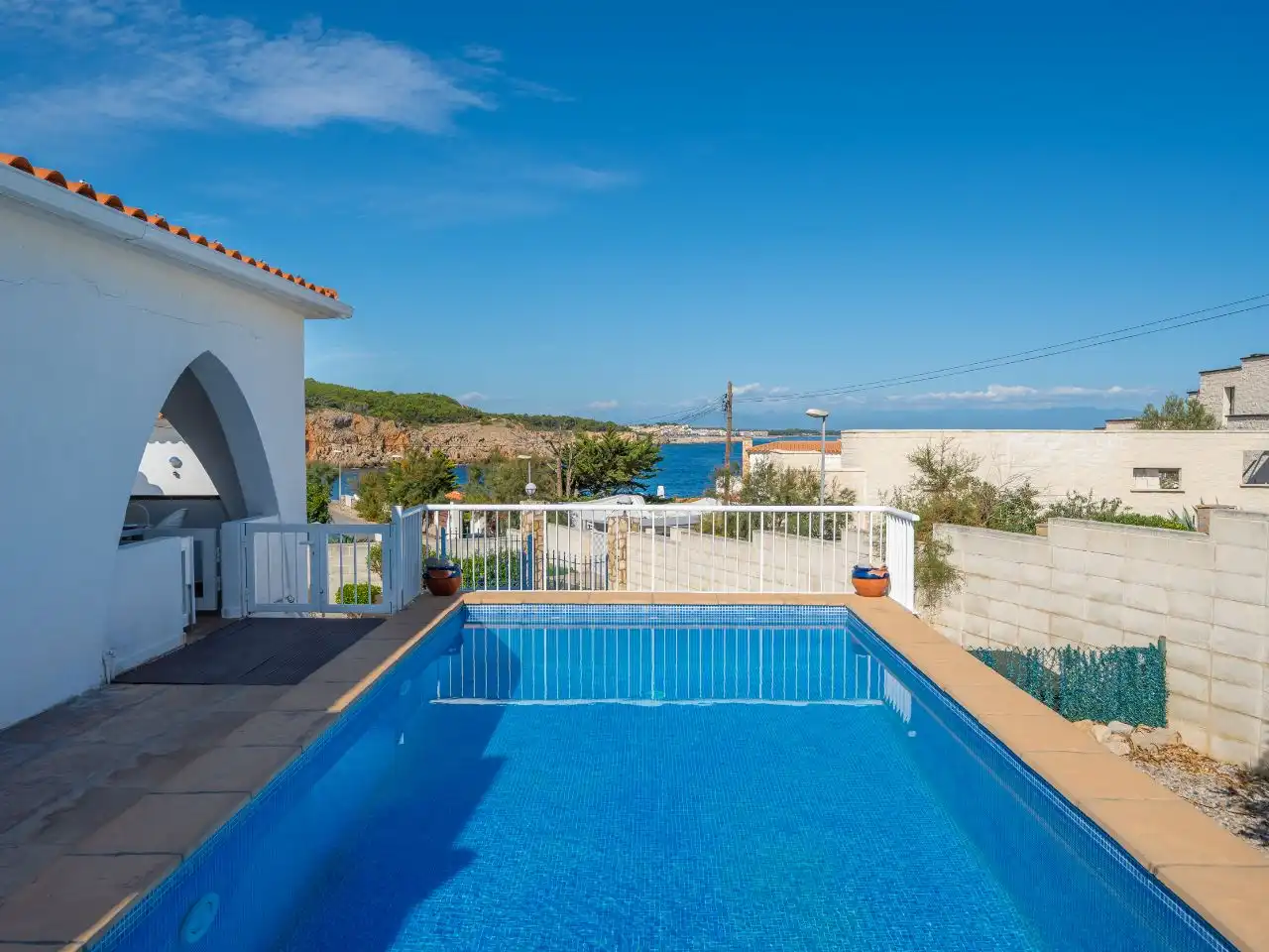 Casa con jardín en venta en punta montgo 66