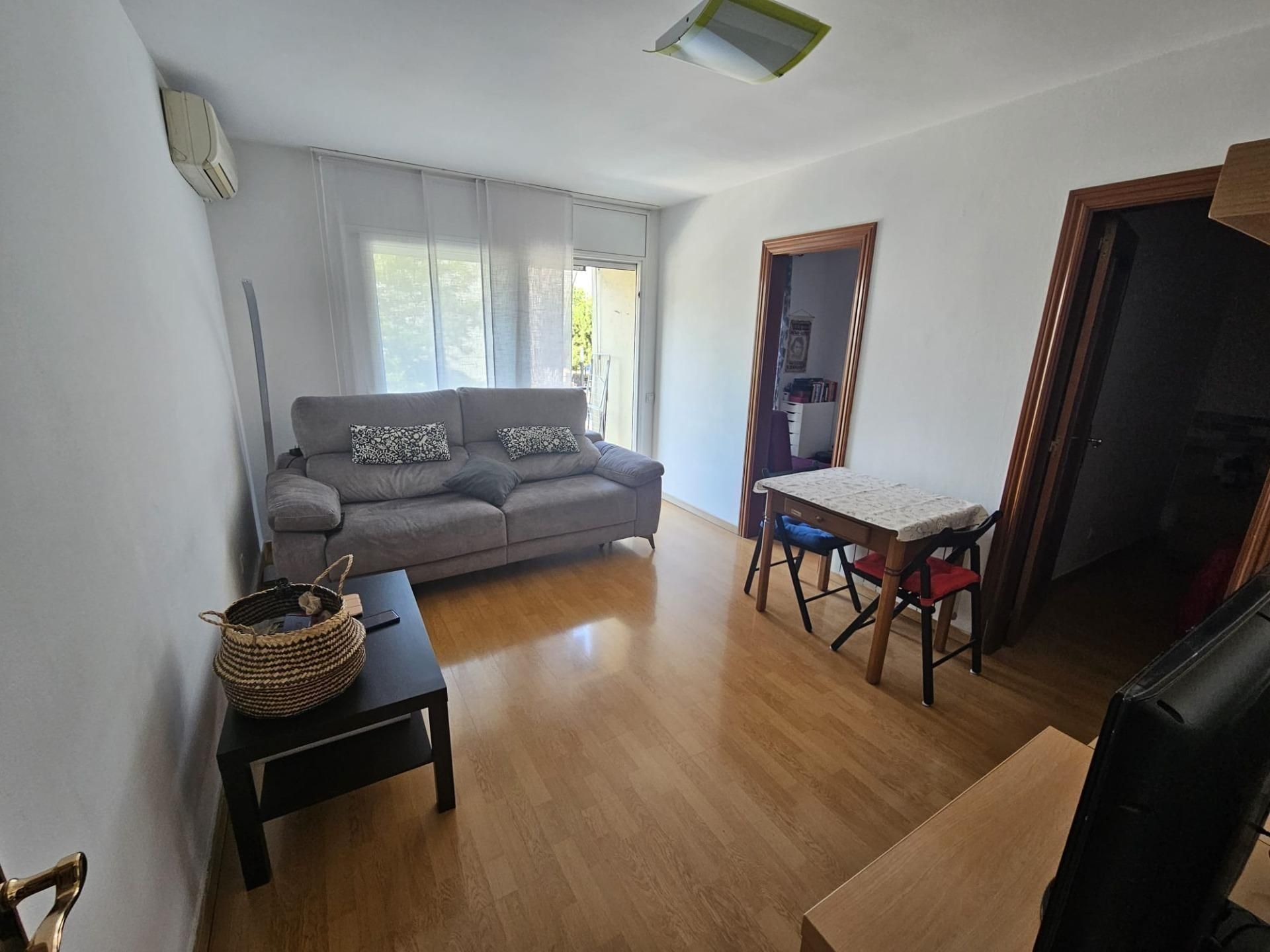 Living room of Flat for sale in Mollet del Vallès  with Air Conditioner, Heating and Parquet flooring