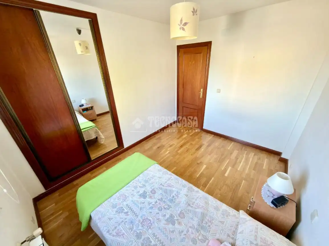 Dormitori de Casa o xalet en venda en Cabanillas del Campo amb Calefacció i Piscina comunitària