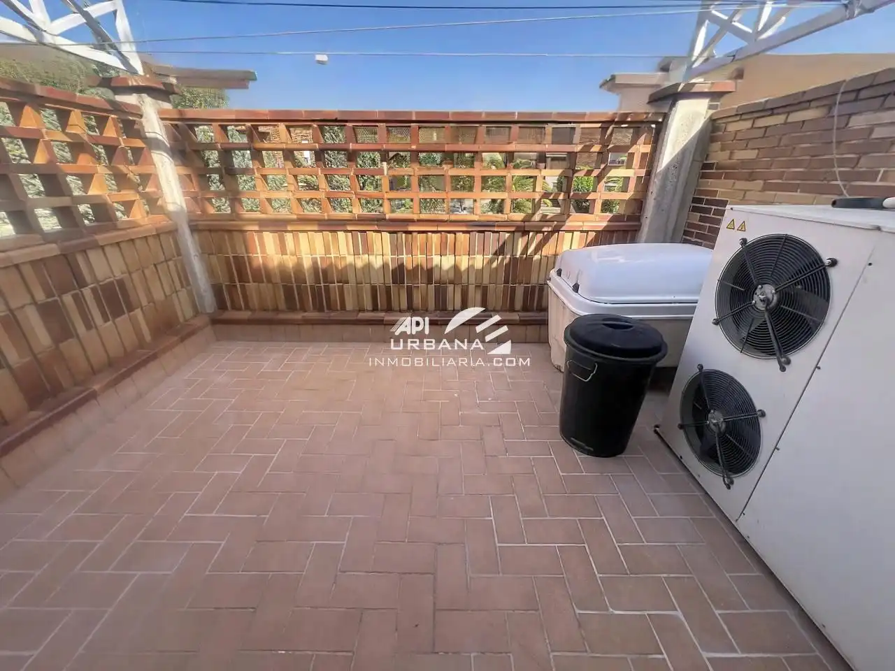 Terrace of Houses for sale in Lucena  with Air Conditioner, Terrace and Swimming Pool