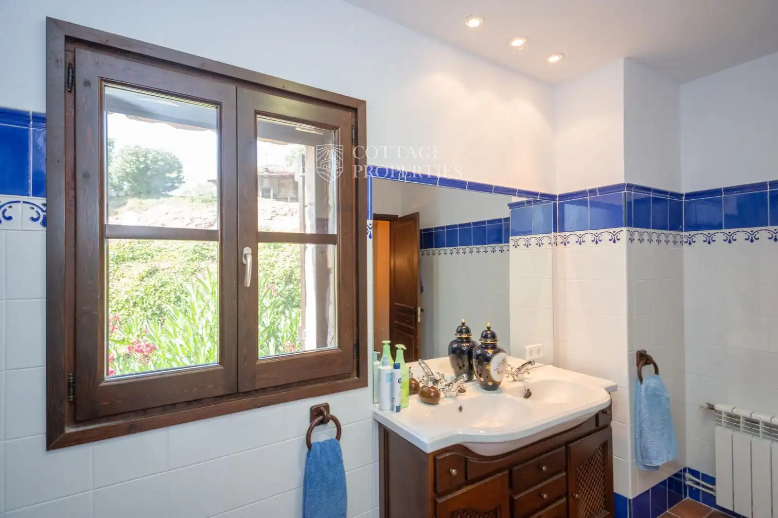 Baño de Finca rústica en venta en Aguilar de Segarra con Calefacción