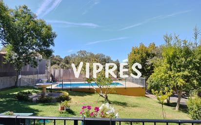 Exterior view of House or chalet for sale in Cáceres Capital  with Air Conditioner, Heating and Swimming Pool